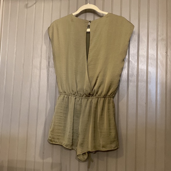 Forever 21 Open Back Drawstring Romper - Picture 3 of 3
